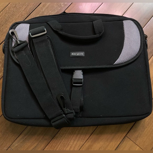 Brand new Targus Neoprene Laptop bag - Picture 1 of 4